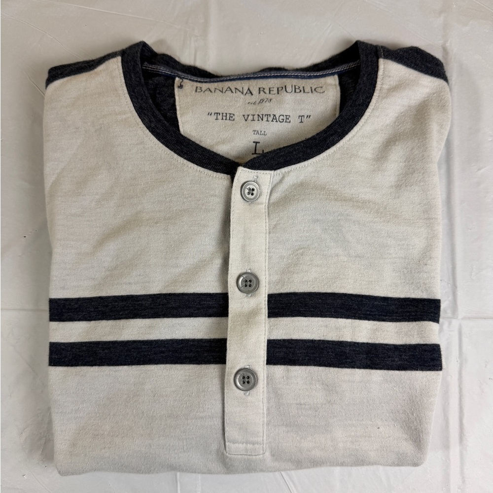Banana Republic Cream and Navy Vintage‎ Tee
